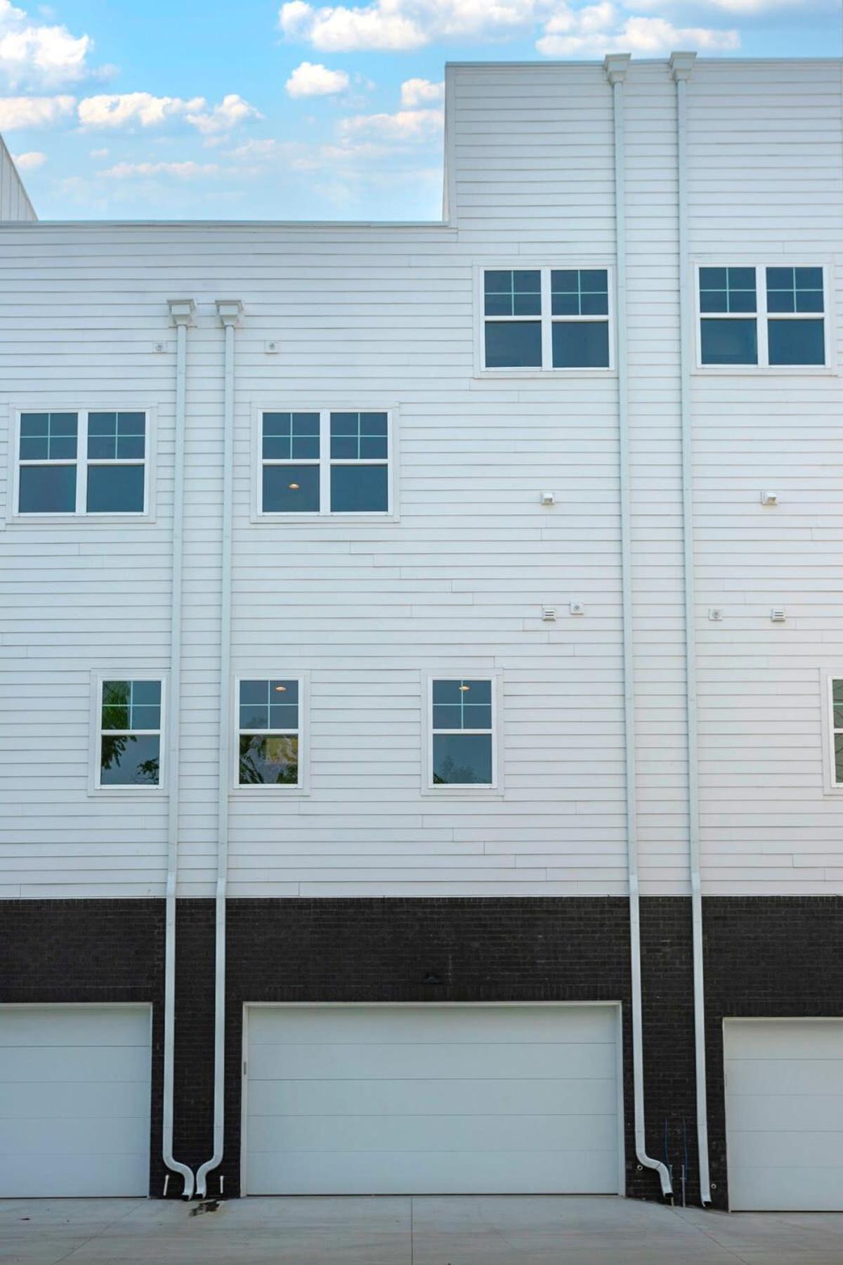 Rooftop Deck And Rec Minutes To Dwntn Holiday home Nashville