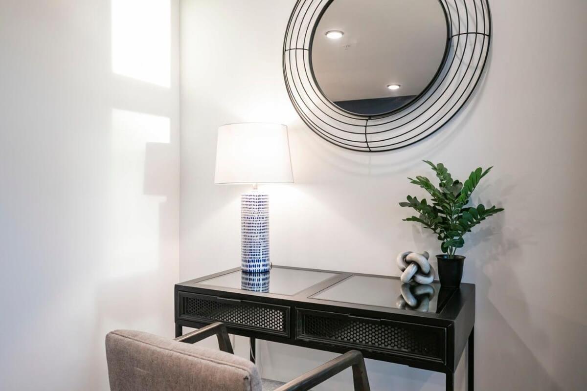 Holiday home Ev Charger King Beds Garage 2 Miles To Dwntn