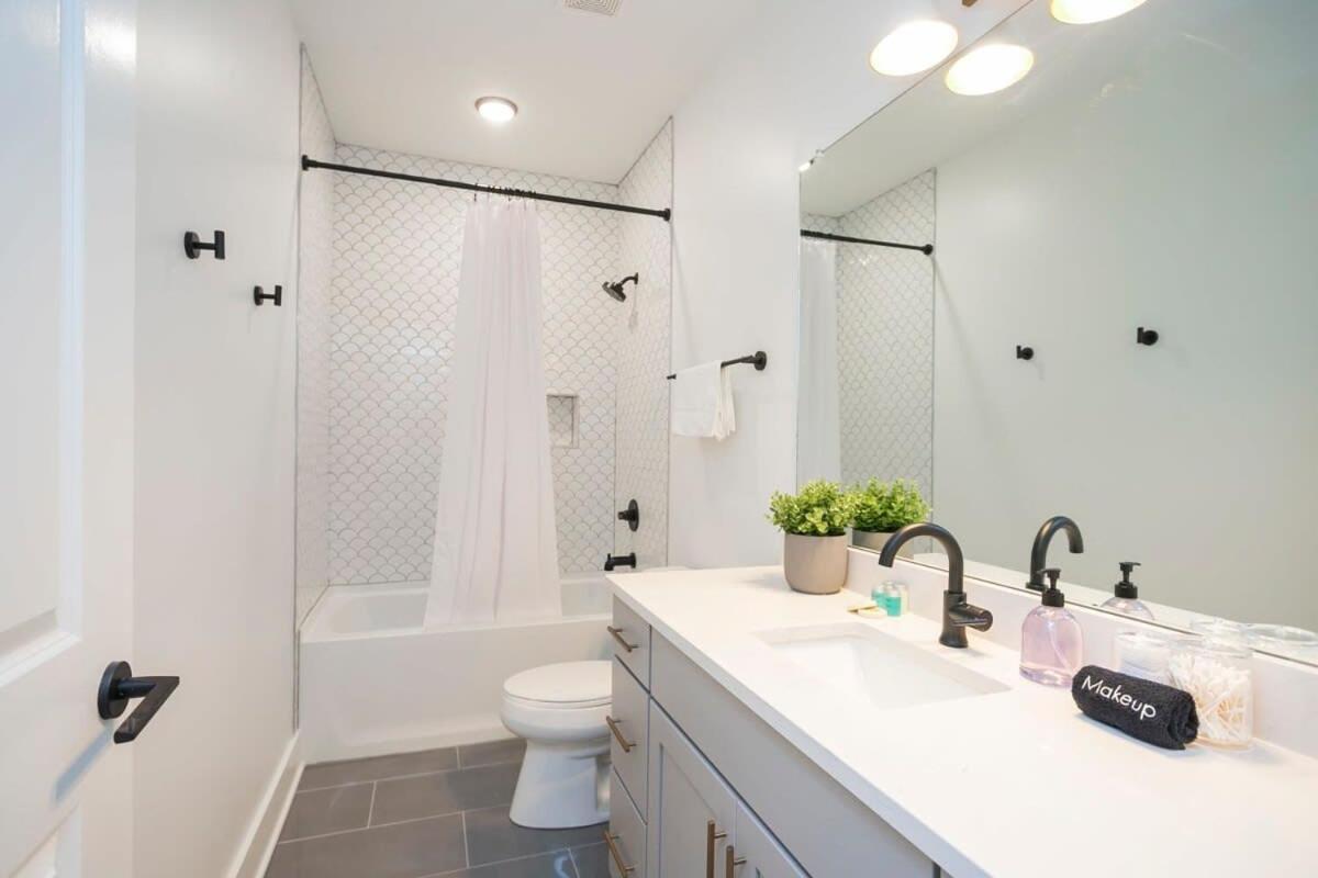 Holiday home Ev Charger King Beds Garage 2 Miles To Dwntn Nashville