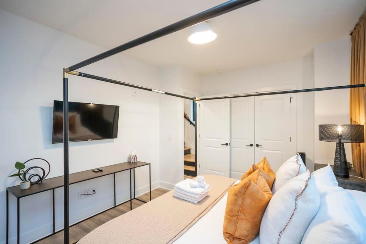 Ev Charger King Beds Garage 2 Miles To Dwntn Holiday home *