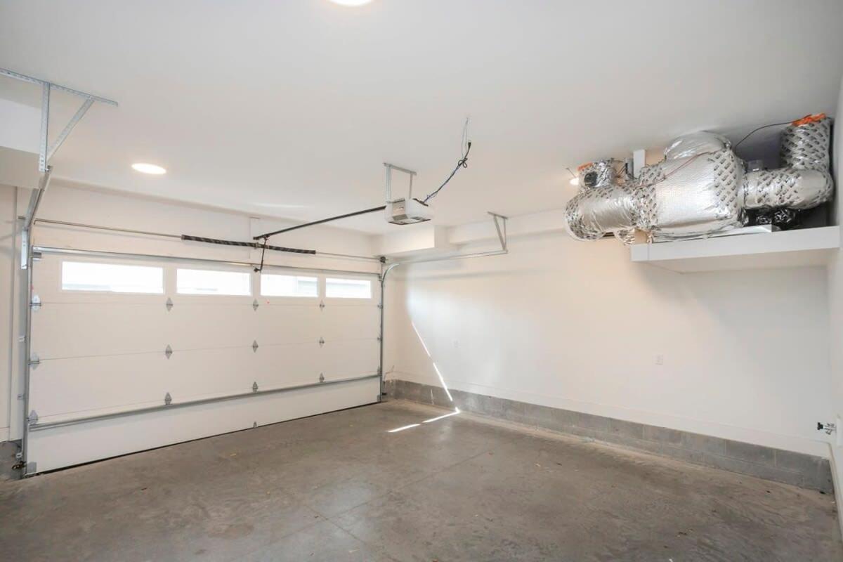 1 5 Miles To Broadway Rooftop Deck W Views Holiday home