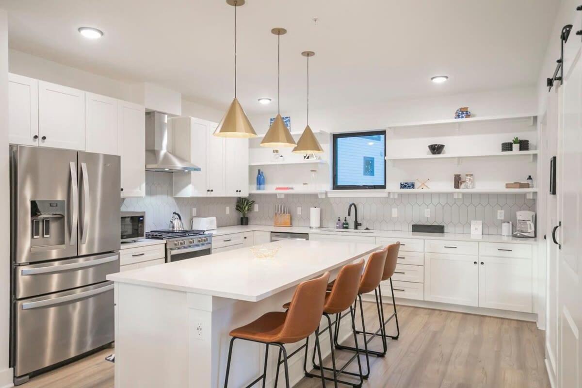 Holiday home Ev Charger King Beds Garage 2 Miles To Dwntn