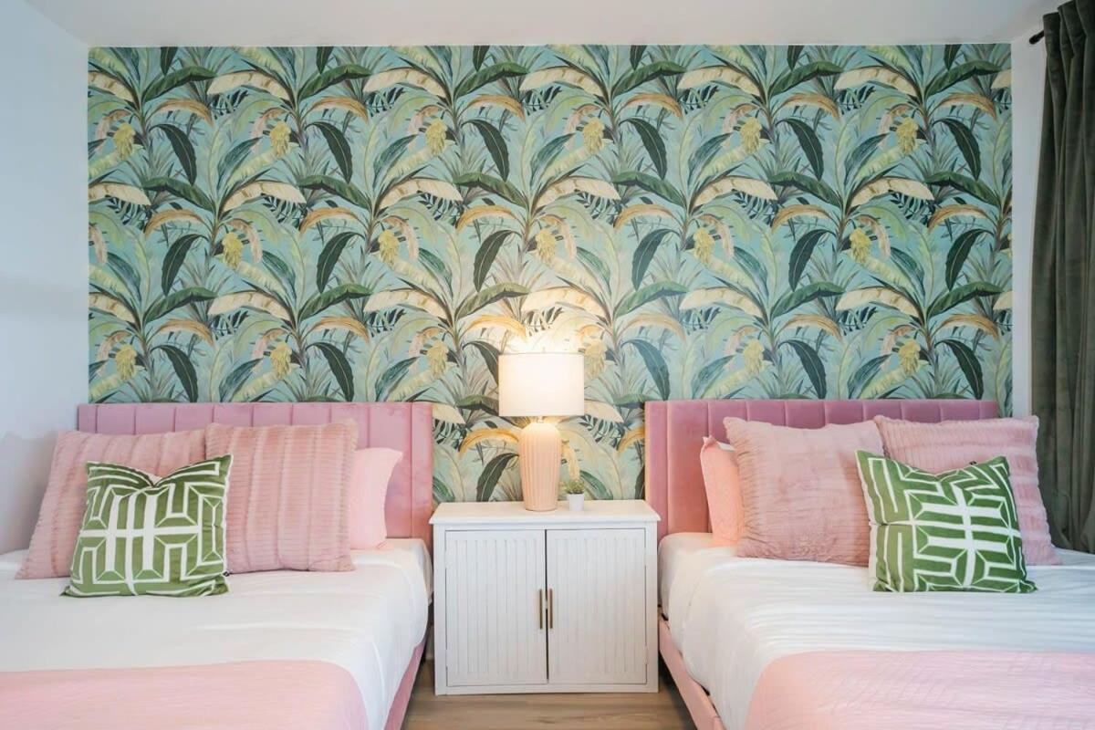 Ev Charger King Beds Garage 2 Miles To Dwntn Holiday home