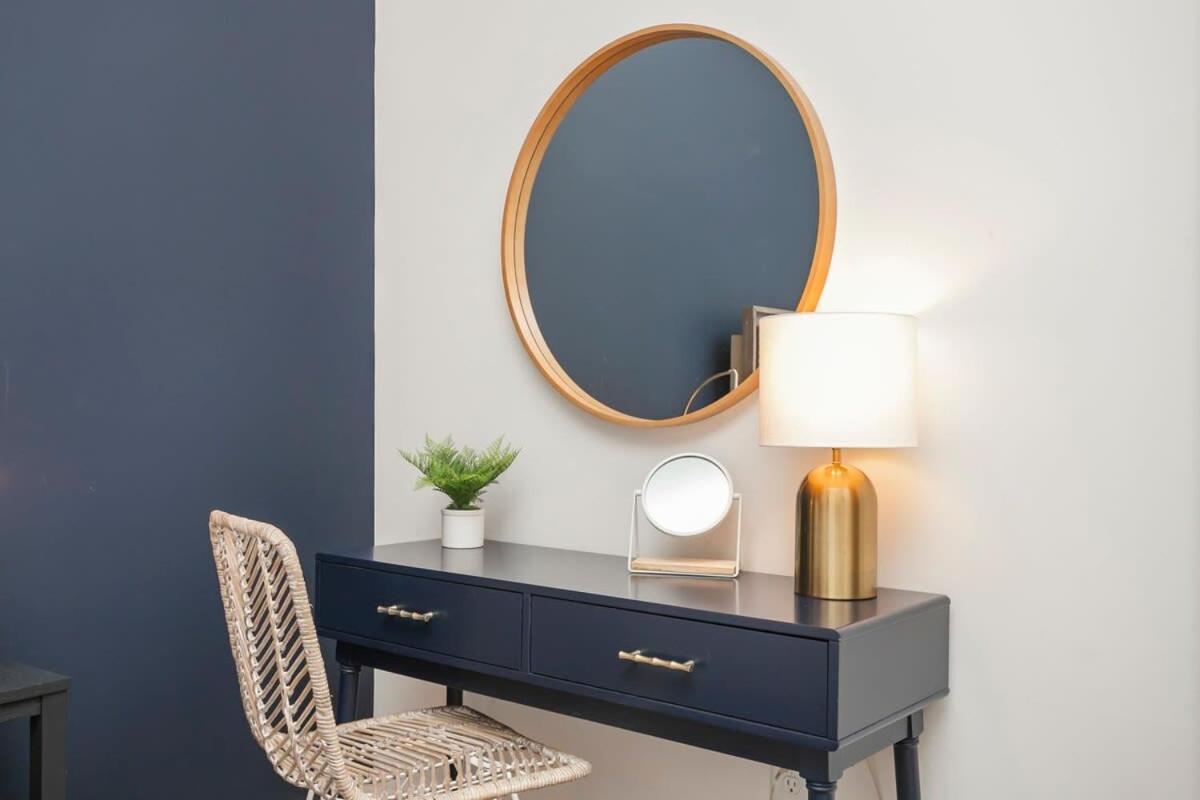 Holiday home 1 5 Miles To Broadway Rooftop Deck W Views *