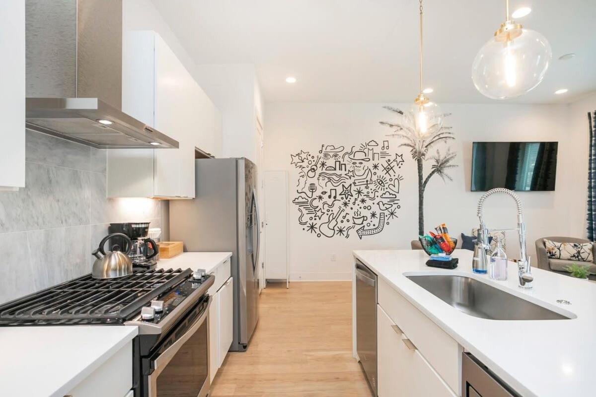 1 5 Miles To Broadway Rooftop Deck W Views Holiday home