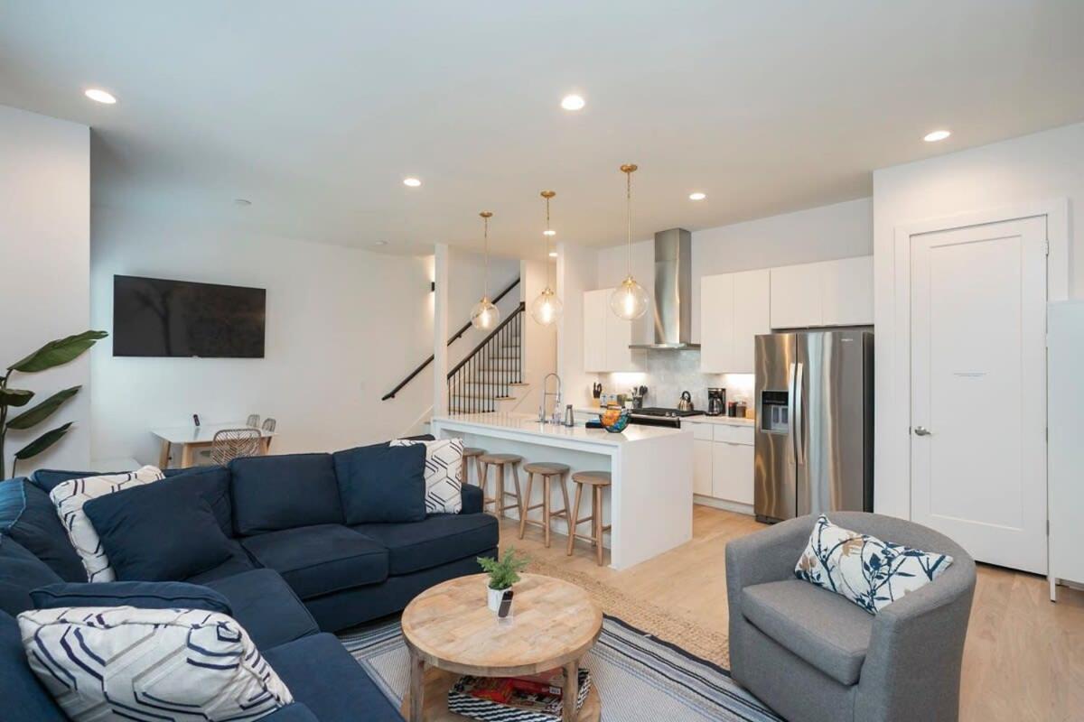 1 5 Miles To Broadway Rooftop Deck W Views Holiday home Nashville