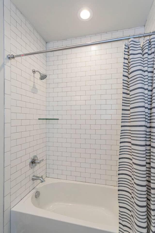 2 5 Miles To Dwntn 3 King Beds - Garage Parking * Nashville