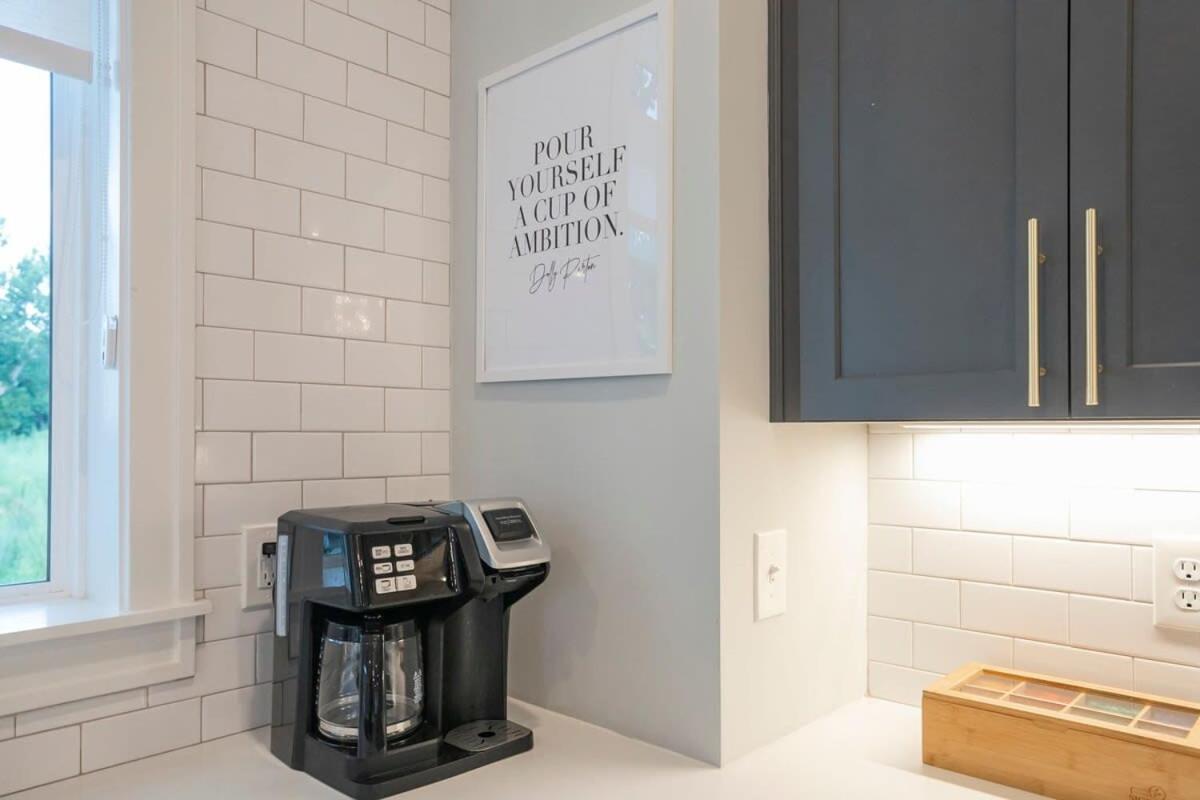 3 King Beds In Hip East Nash 1 Mile To Dwntn Holiday home Nashville