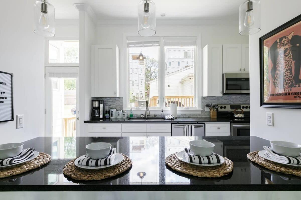 Holiday home Relax Into Urban Chic At A Textured East