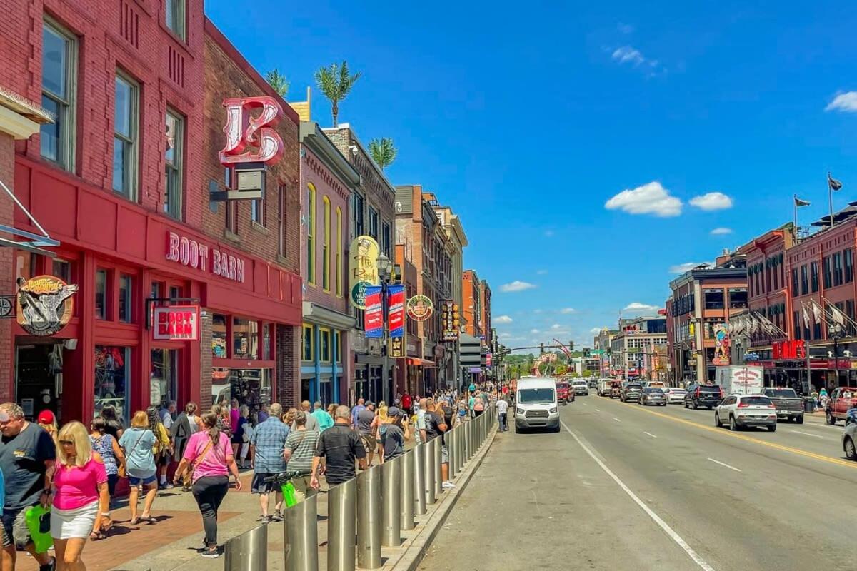 Grand Loft On Thee Broadway Strip
