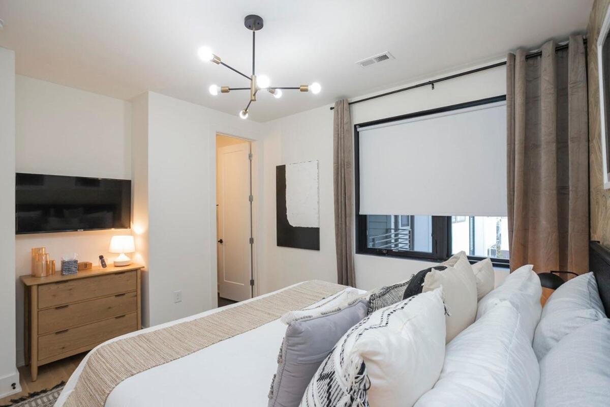 Stylish New Gulch Rooftop Deck W Views Holiday home