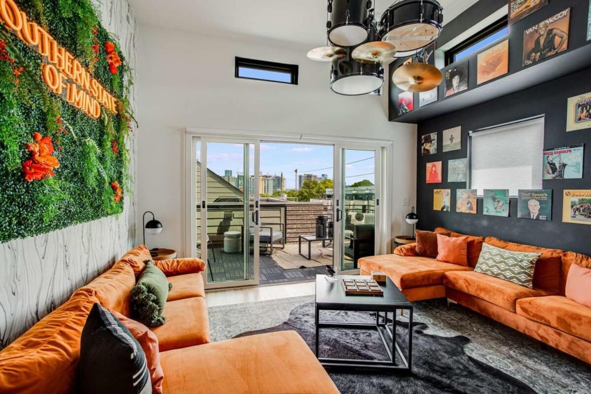 Stylish New Gulch Rooftop Deck W Views Holiday home Nashville