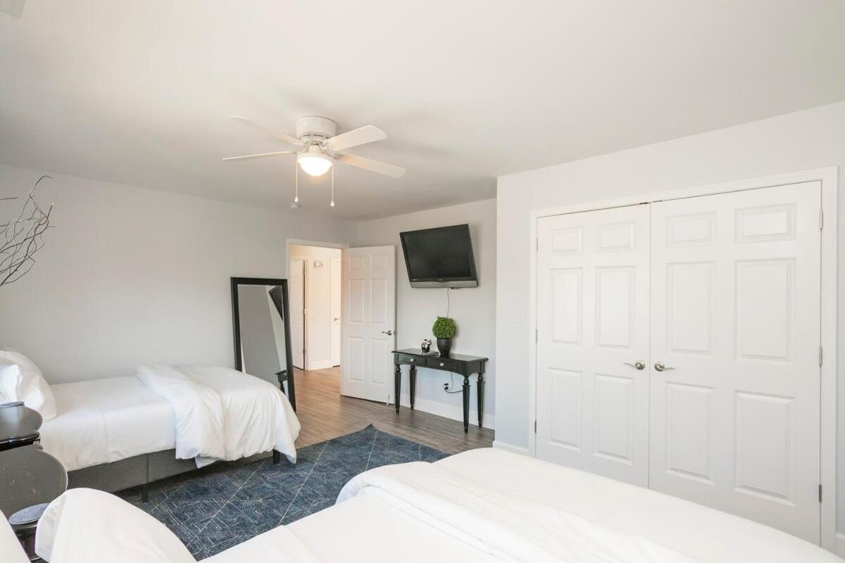 Spacious Only 2 Miles From Downtown Holiday home Nashville
