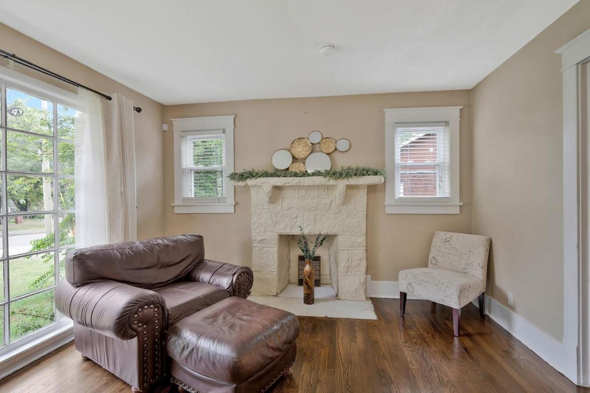 Spacious 3 Bedroom 3 Miles To Dt Holiday home Nashville