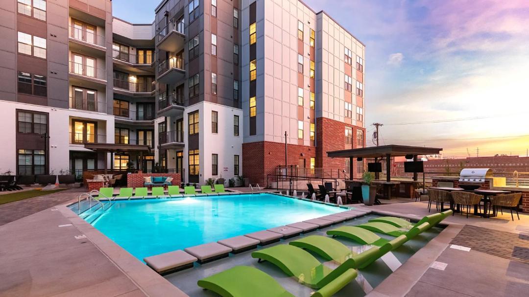 Landing At Abberly Foundry - 2 Bedrooms In Watkins Park Apartment *