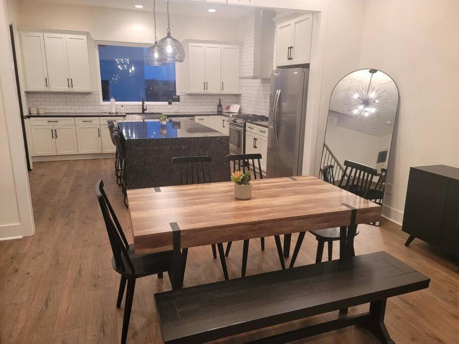 Riverfront Bliss Hotel