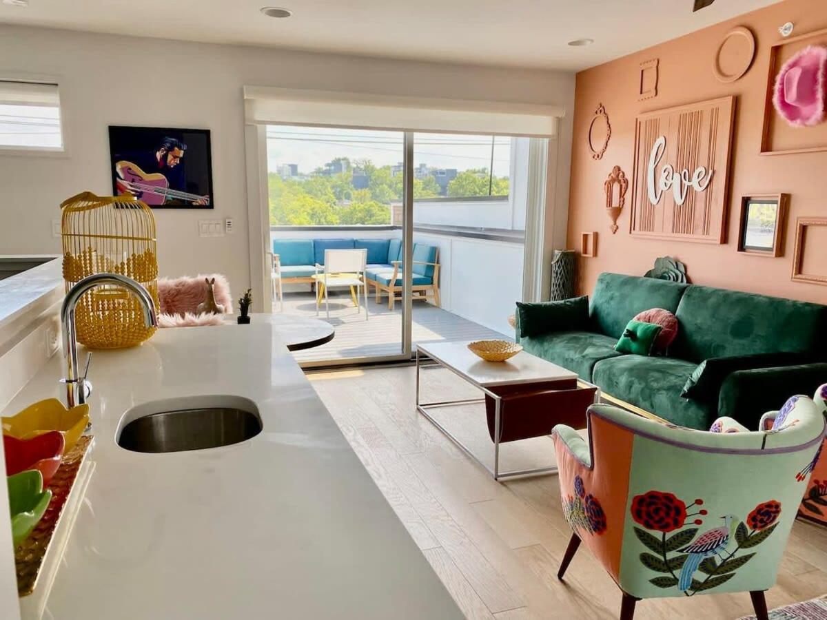 Fabulous Location Walk To Food & Bars Roof Deck Holiday home Nashville