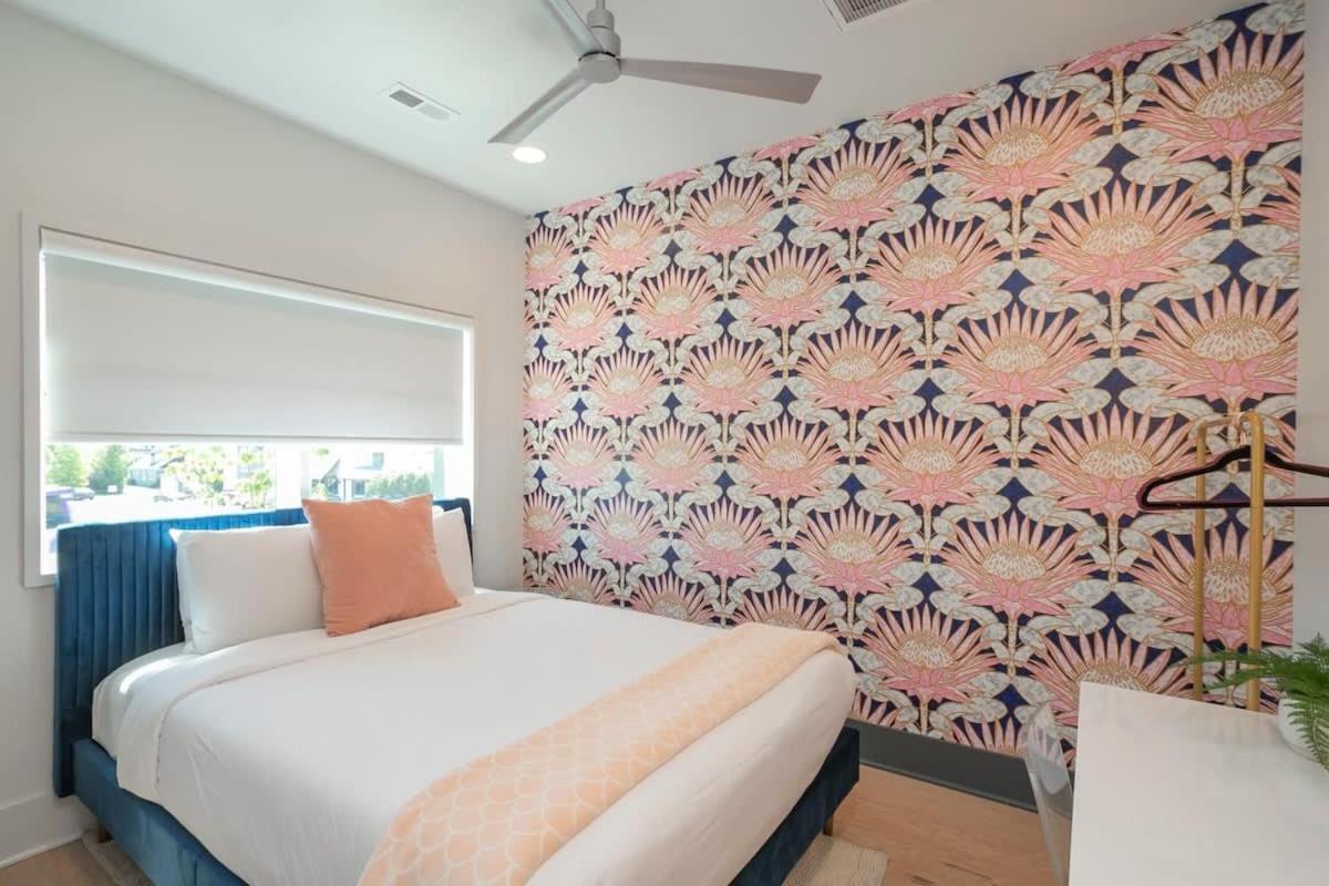 Holiday home Fabulous Location Walk To Food & Bars Roof Deck *