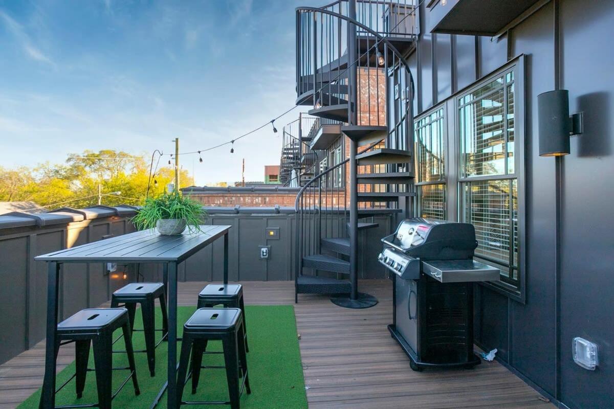 Holiday home 2 Miles To Broadway W Rooftop Deck Grill & Garage Nashville