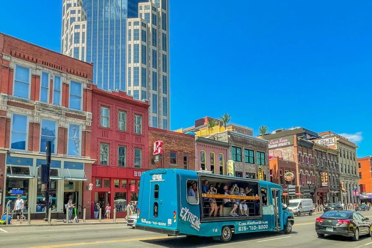 Broadway Penthouse Above Live Music & Bars * Nashville