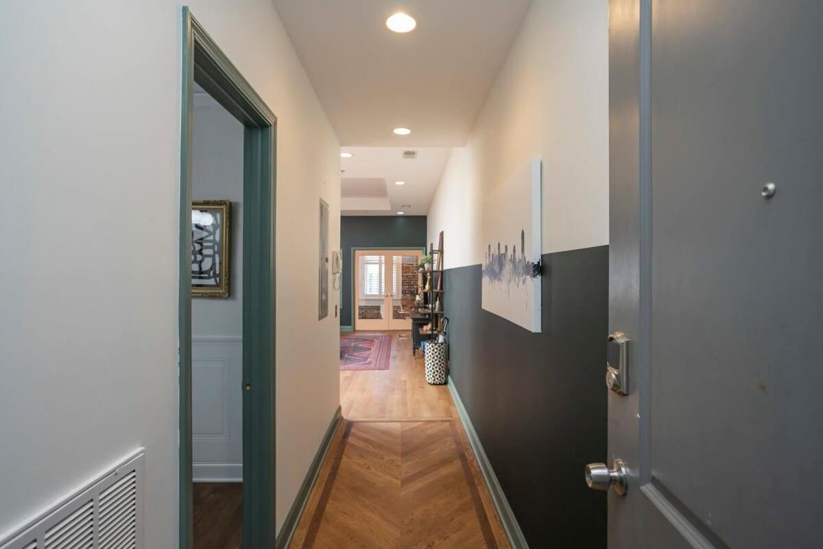 Broadway Penthouse Above Live Music & Bars *