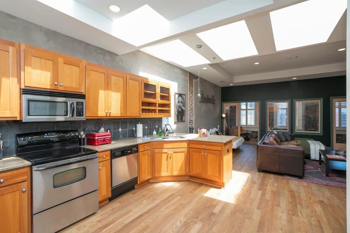 Holiday home Broadway Penthouse Above Live Music & Bars