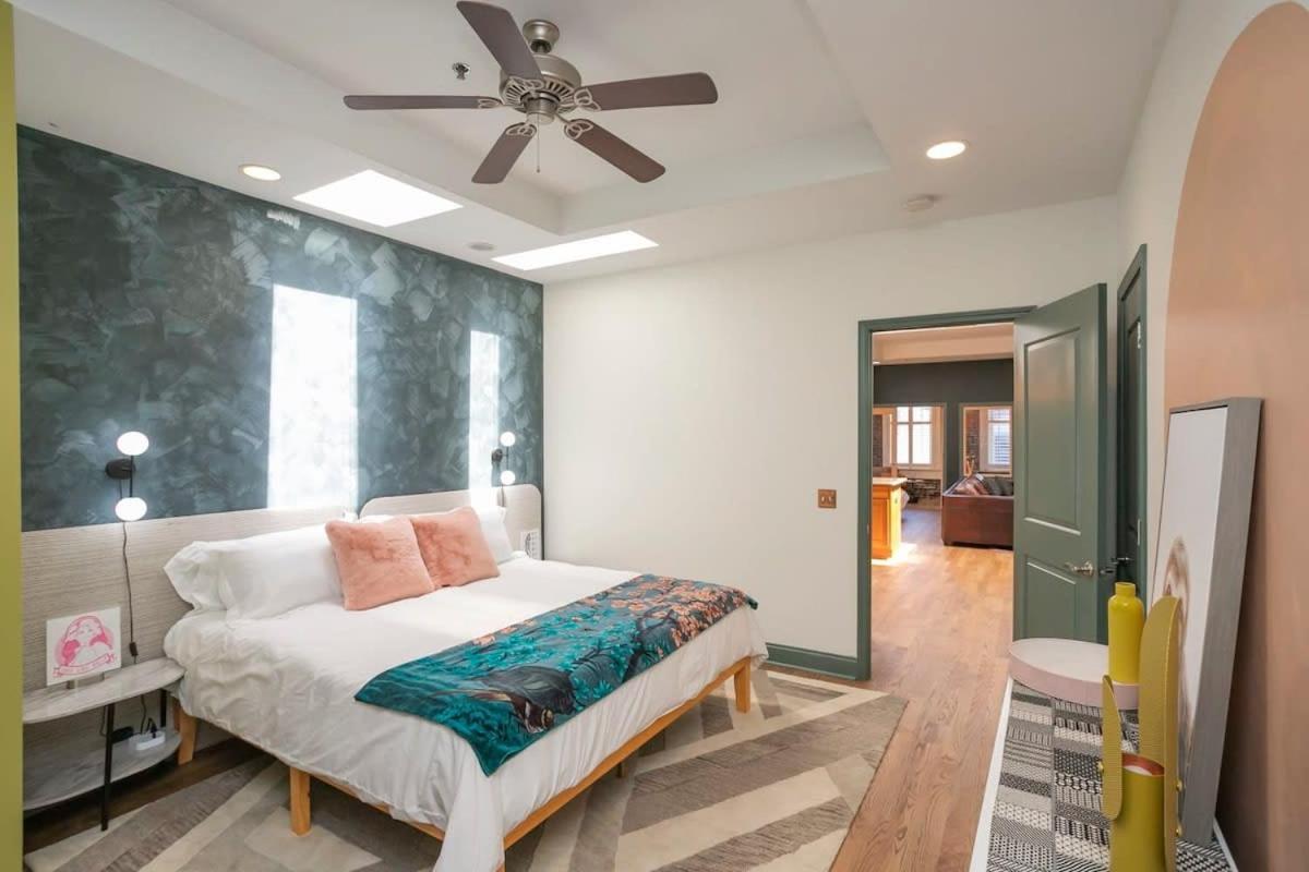 Broadway Penthouse Above Live Music & Bars *