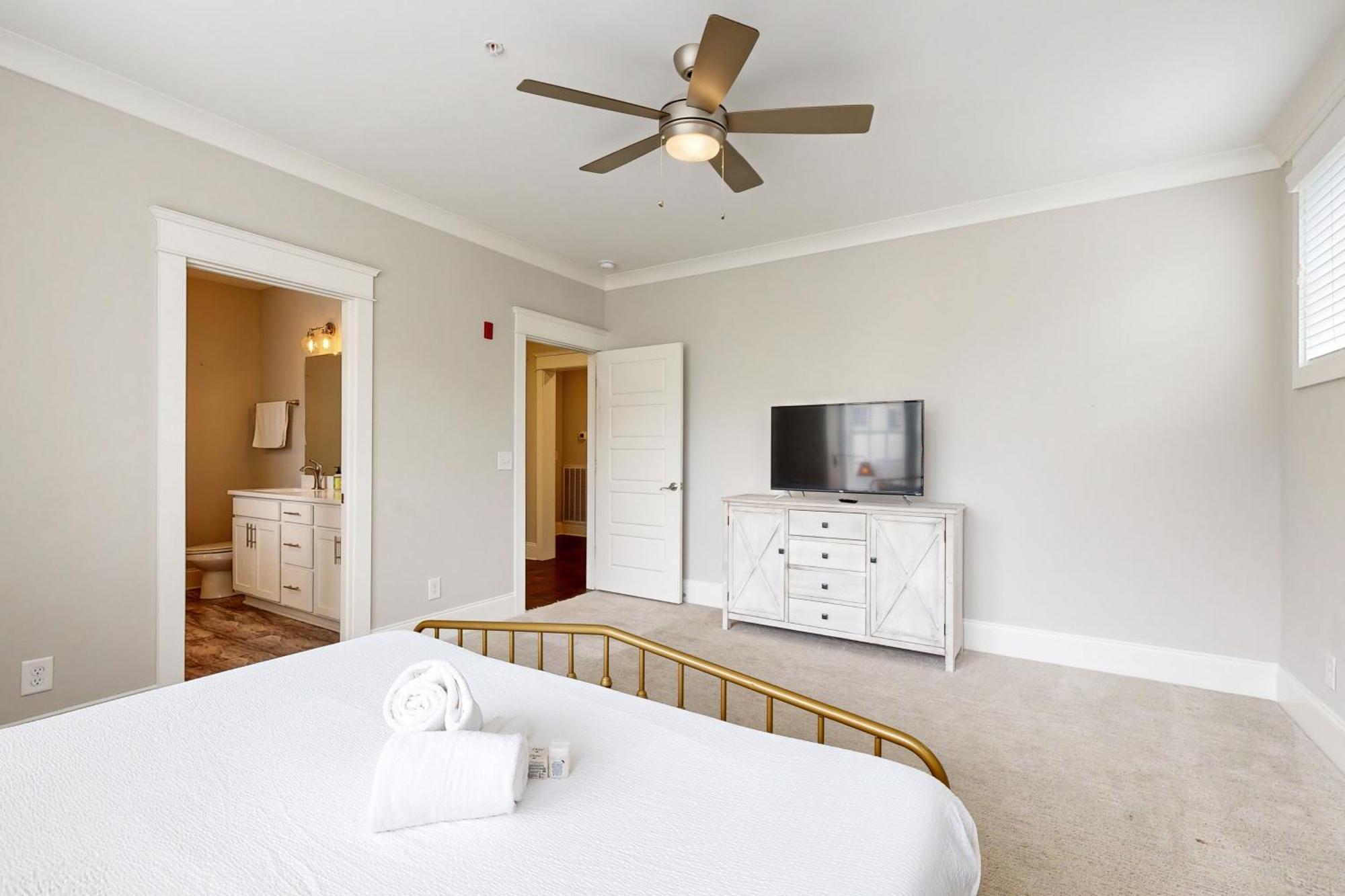 Belle 201 At Vanderbilt / West End Apartment Nashville