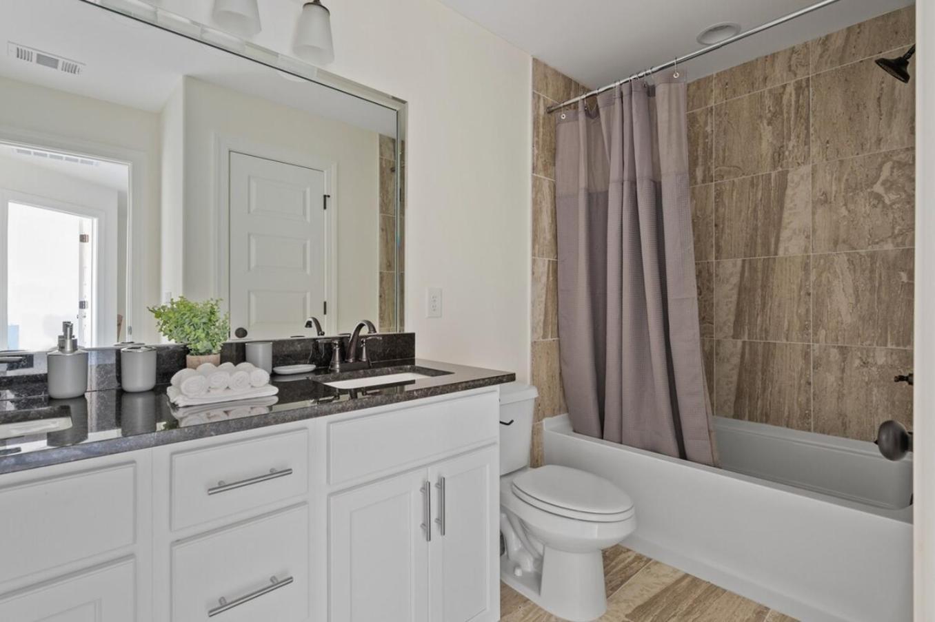 Holiday home 1 King 1 Queen 2 Double Garage Washer & Dryer