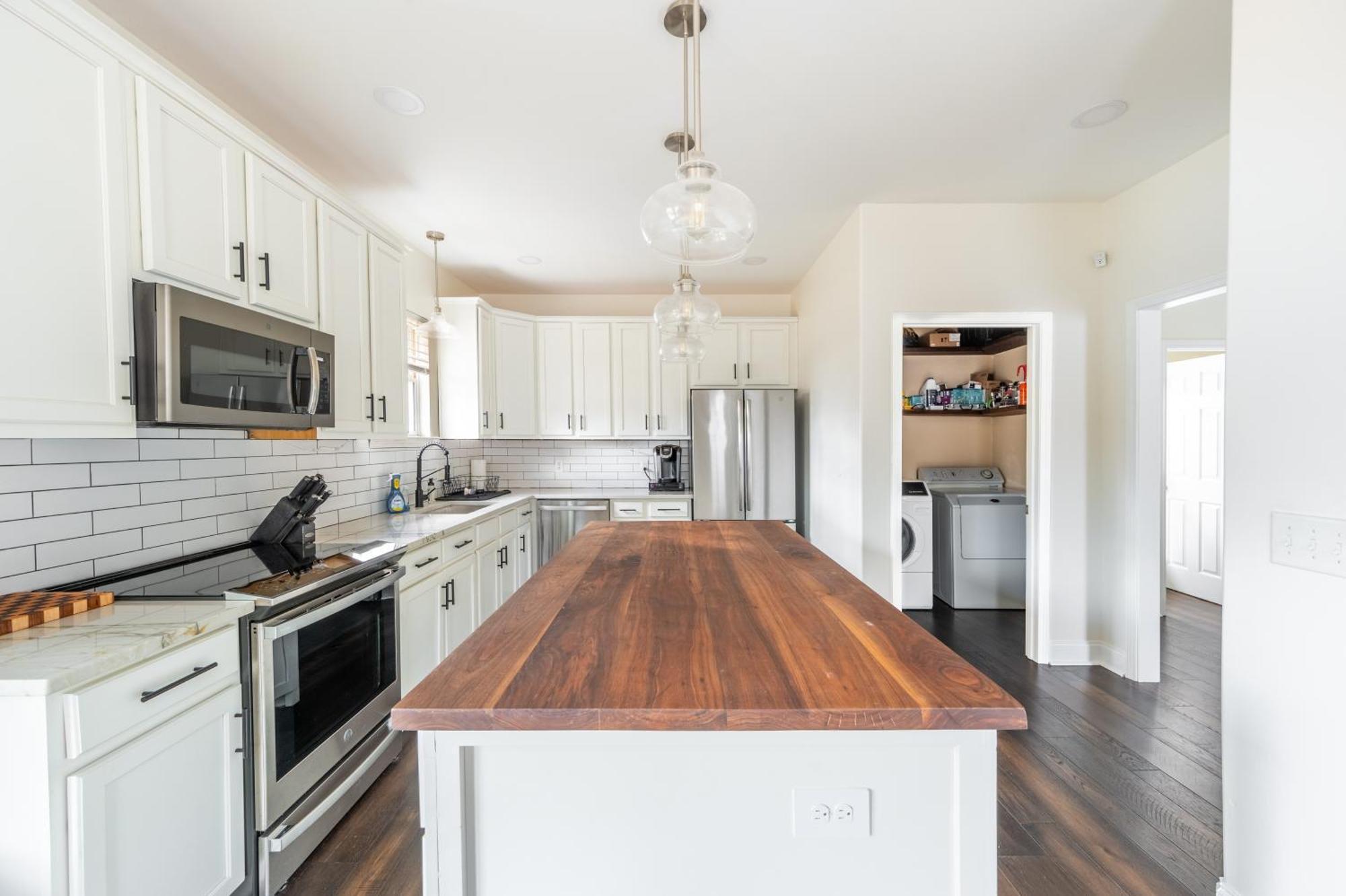 Cozy Remodeled House With Views - Prime Location