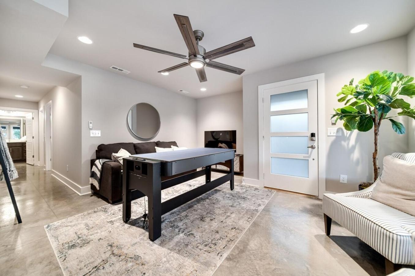 Sojourners Haven - 2 Mi To Downtown & Broadway Holiday home Nashville