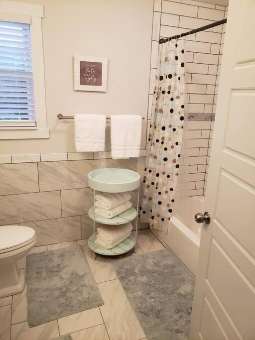 East Retreat, Outdoor Oasis, Sleeps 12, Four Bedrooms * Nashville