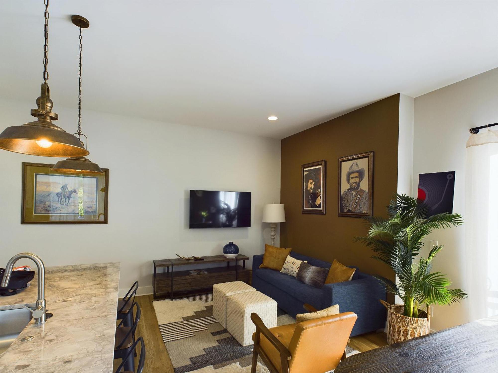 Country Lyric - Mins To Downtown - Rooftop Deck Holiday home