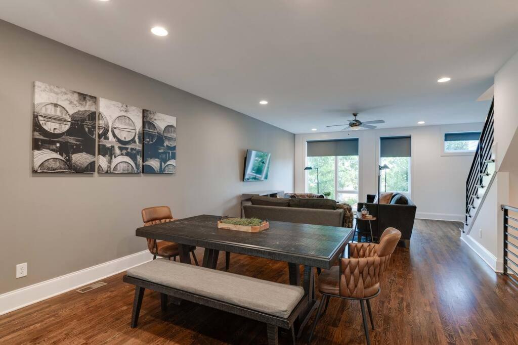 Music Charmer! 3 Bedrooms-2 Miles To Downtown *
