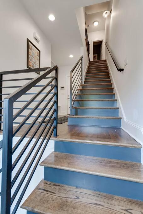 Holiday home Sleek Townhome Near Broadway!