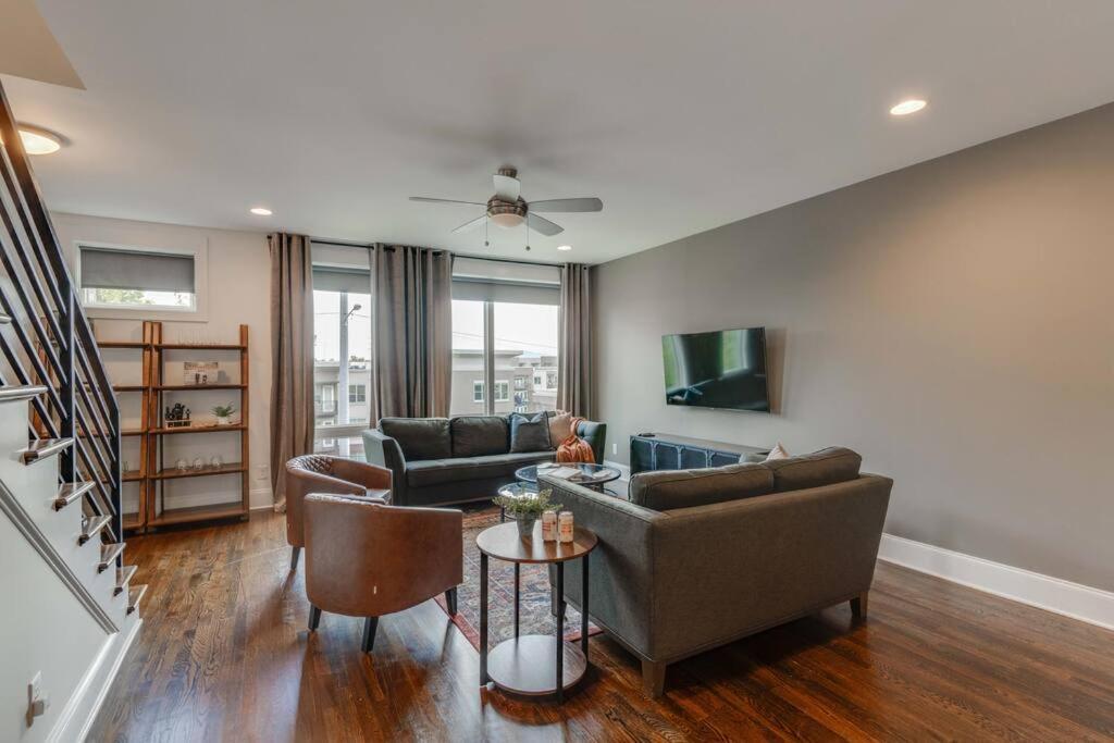 Holiday home Sleek Townhome Near Broadway!