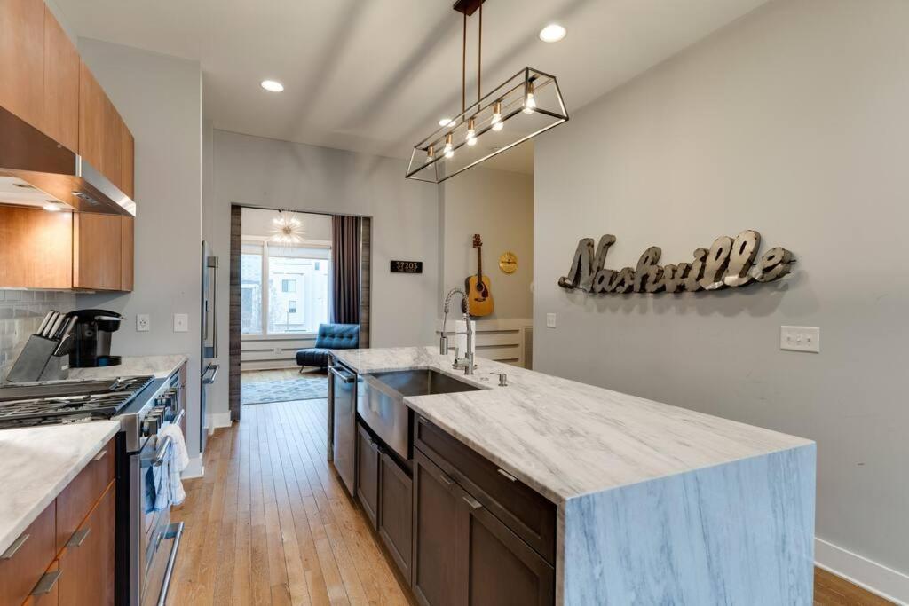 Holiday home 3bd -rooftop Escape- Steps From The Gulch Fun *