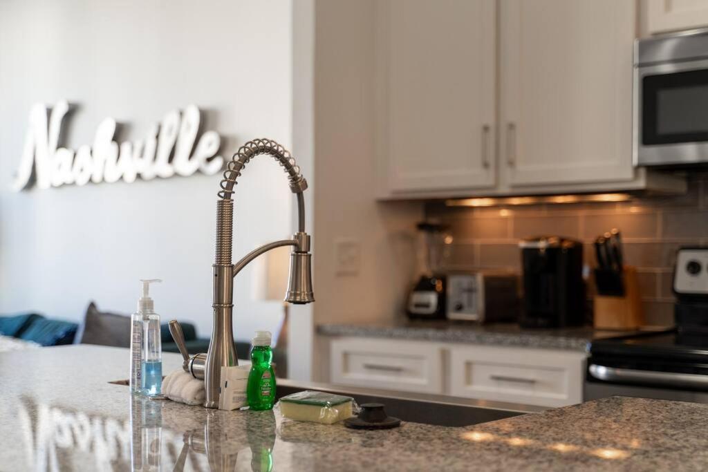 Epic Location- Steps From 12th S, Sleep12 Holiday home Nashville