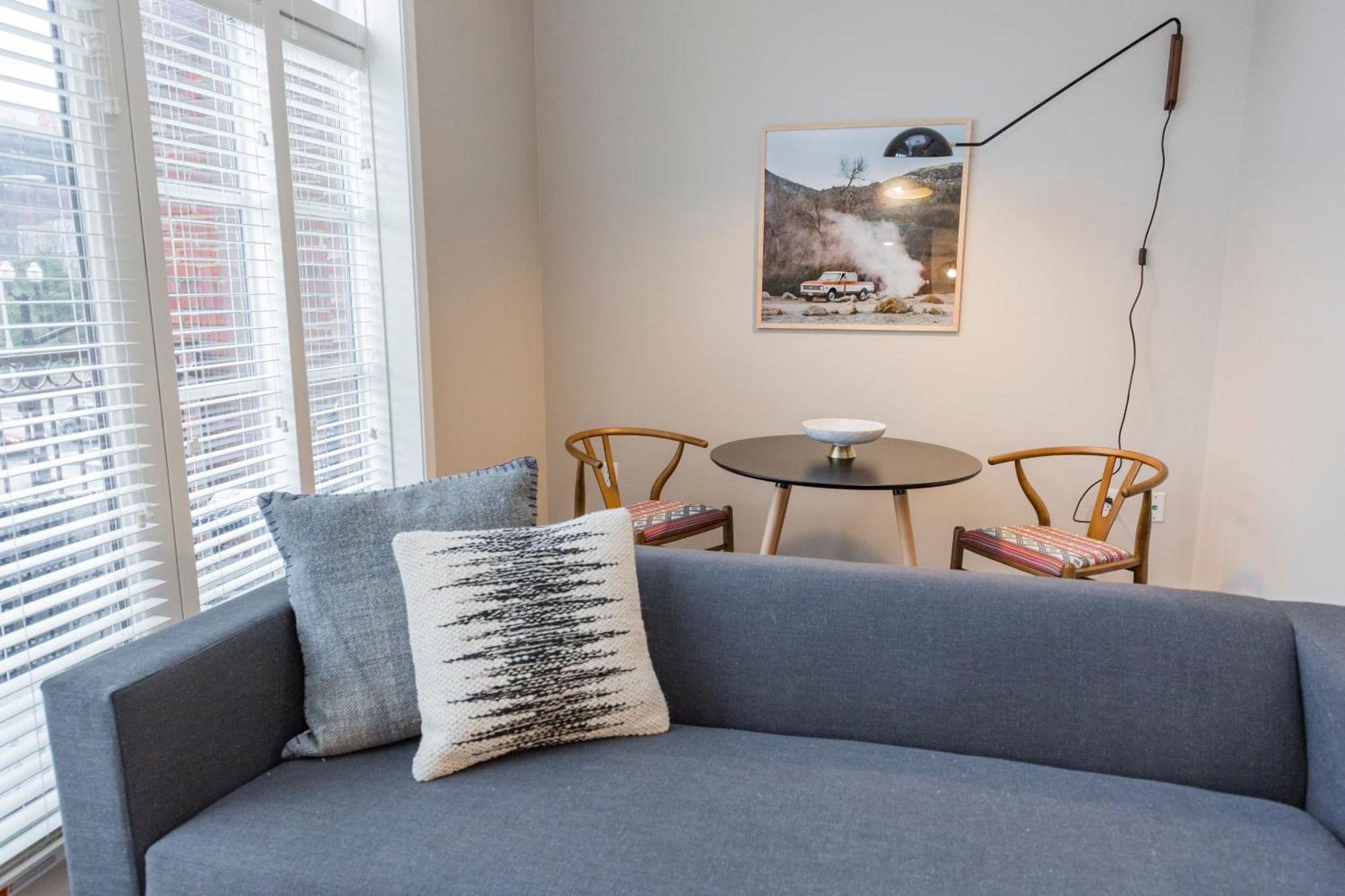 Mint House - Hillsboro Village