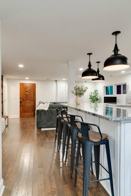 Holiday home Newly Remodeled! Beautiful 3bd In East Nash!