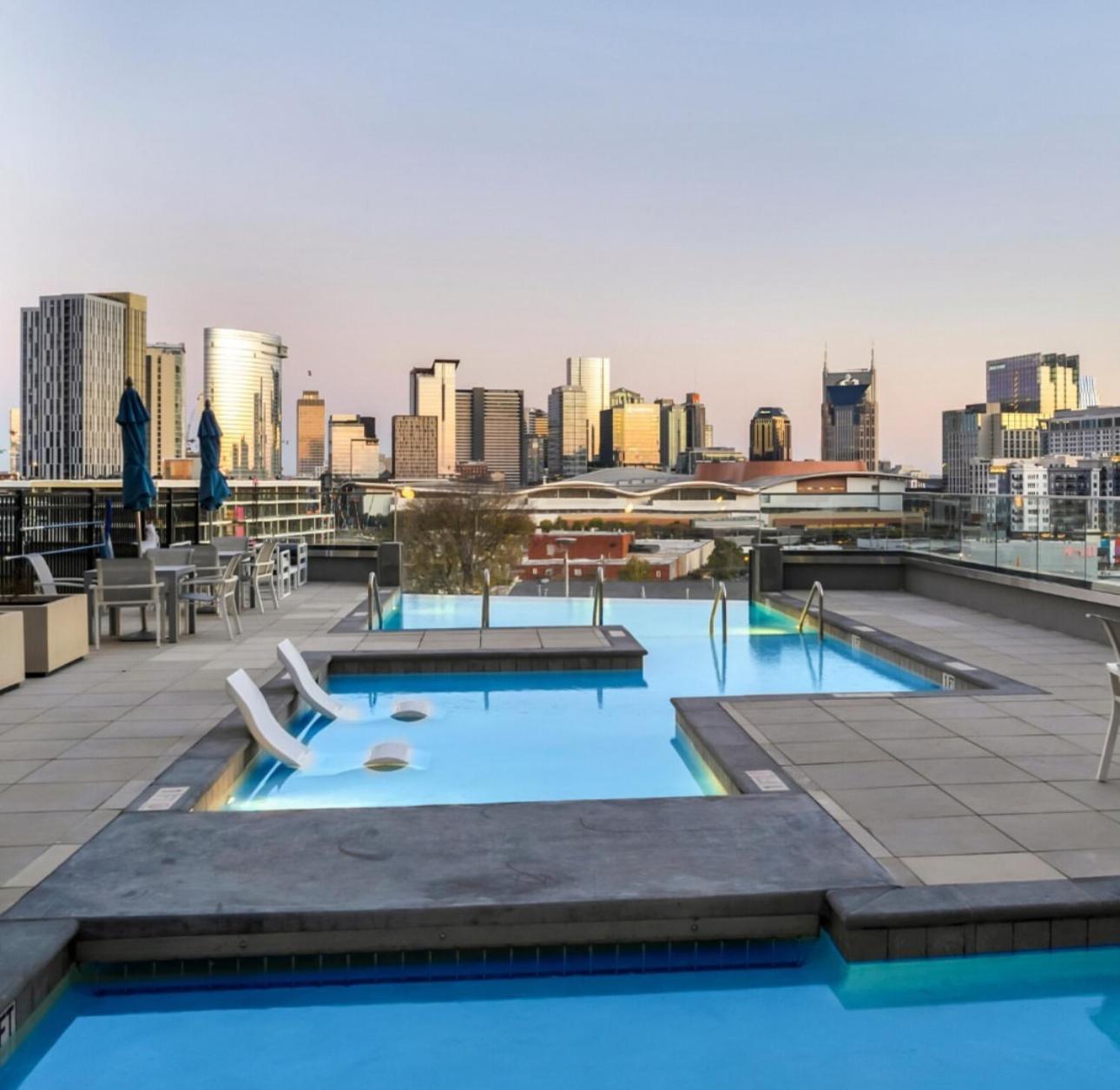 Chateau De Capri W Pool Gym Free Parking * Nashville