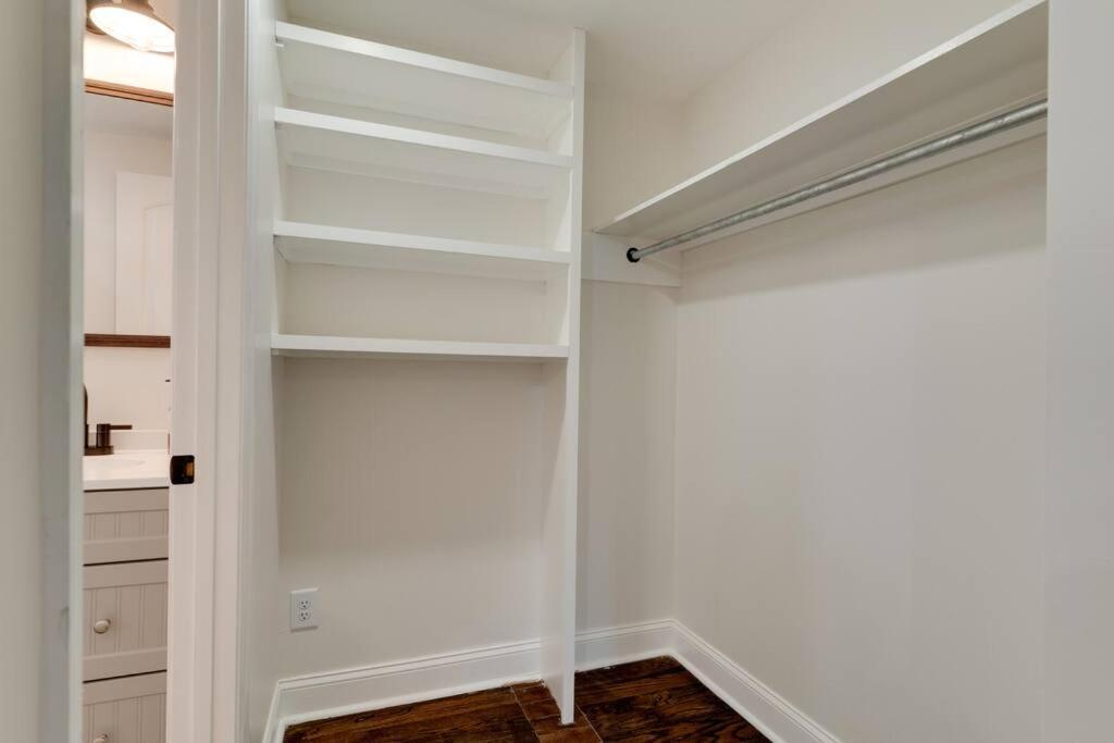 Newly Remodeled! Beautiful 3bd In East Nash! *