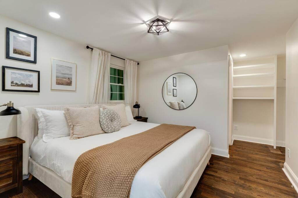 Newly Remodeled! Beautiful 3bd In East Nash! Holiday home
