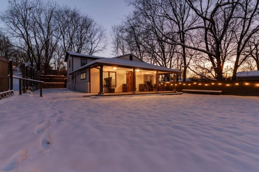Holiday home Newly Remodeled! Beautiful 3bd In East Nash! Nashville