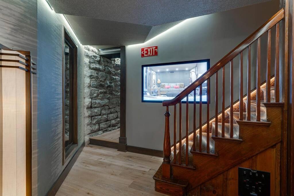 Ivy Hall - Great Location! *