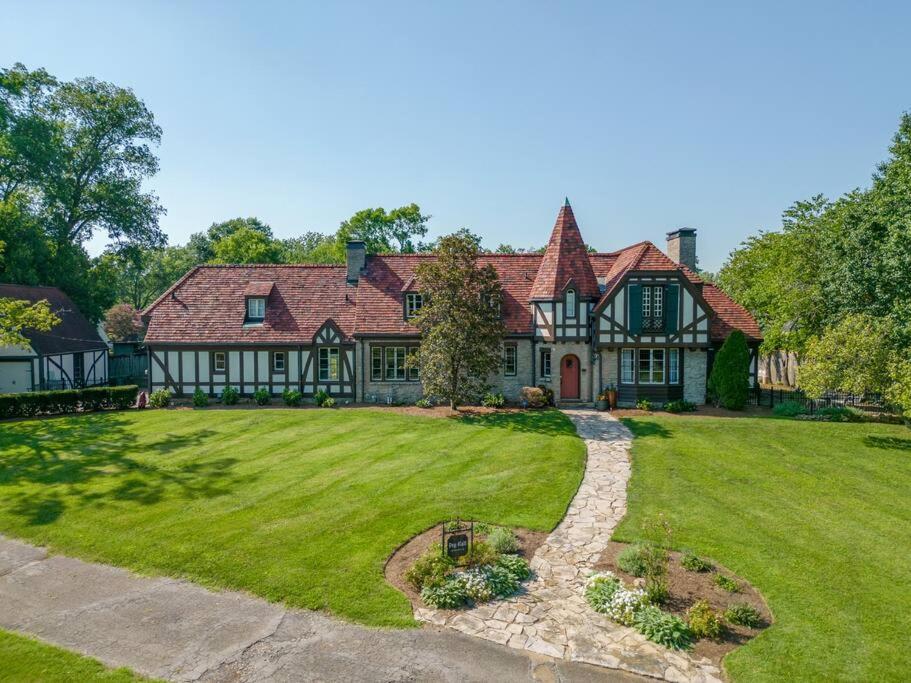 Ivy Hall - Great Location! Holiday home Nashville