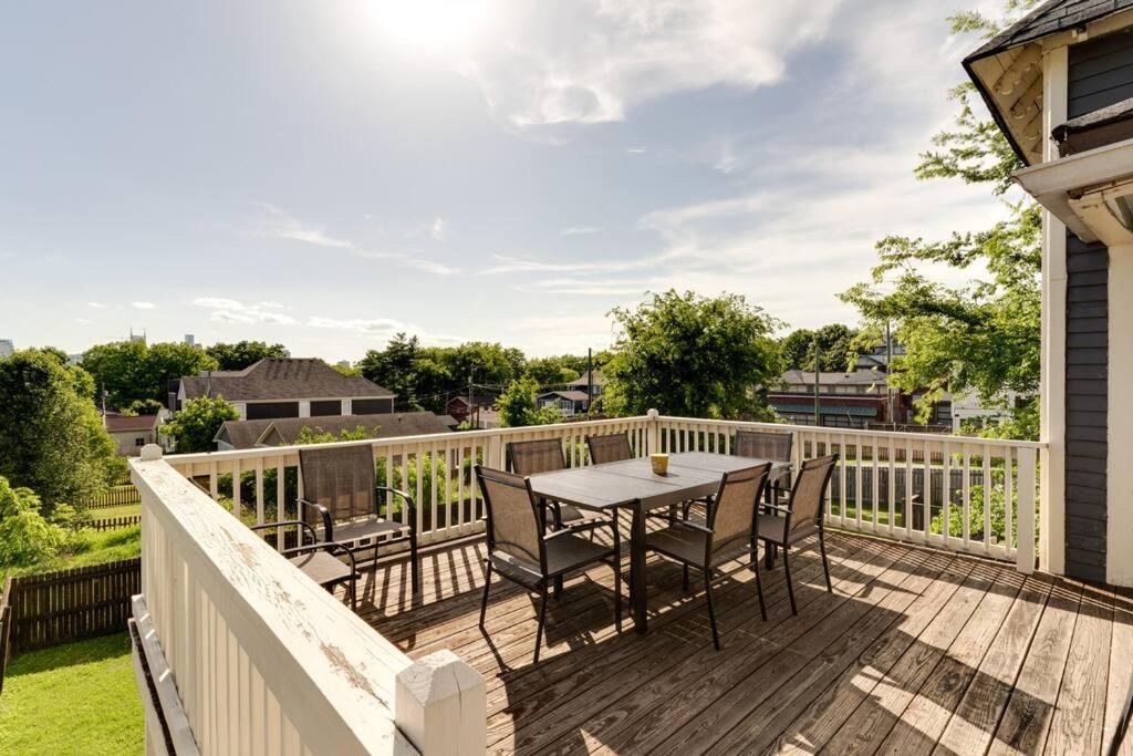 Historic Gem! Fire Pit, 2 Miles To Broadway! Holiday home Nashville
