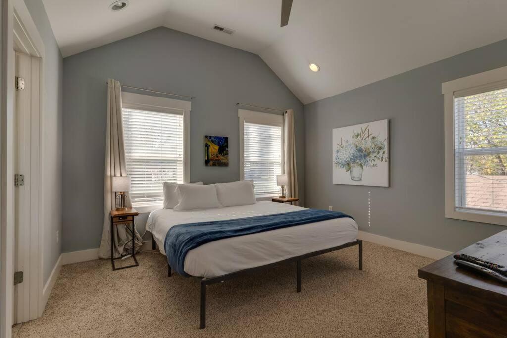 3 Bedroom Home- Huge Yard For Pets 4 Miles To Broadway Nashville