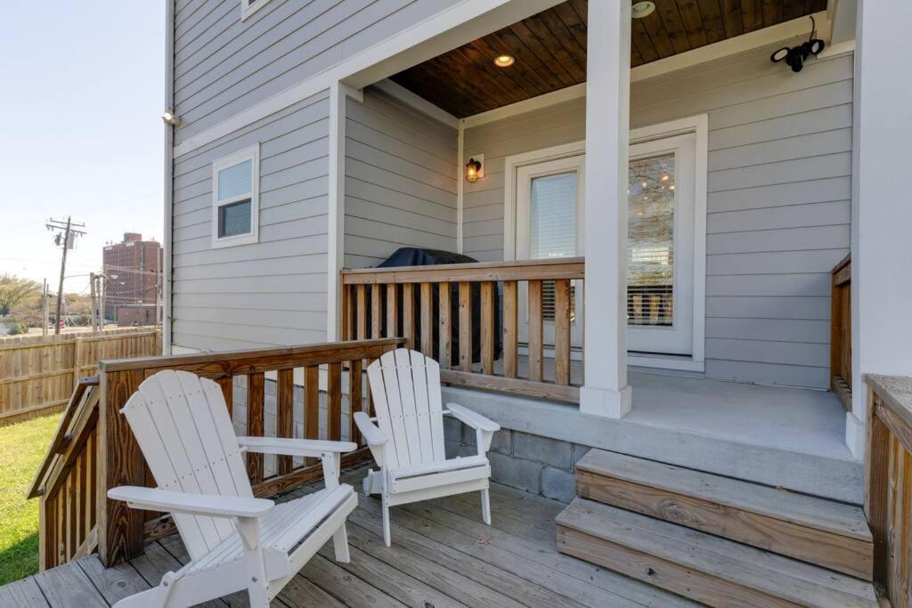 3 Bedroom Home- Huge Yard For Pets 4 Miles To Broadway Holiday home