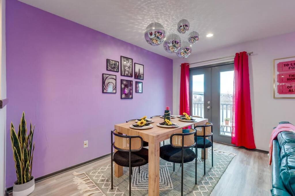 Vibrant Riverfront 2bd With A Pool Apartment